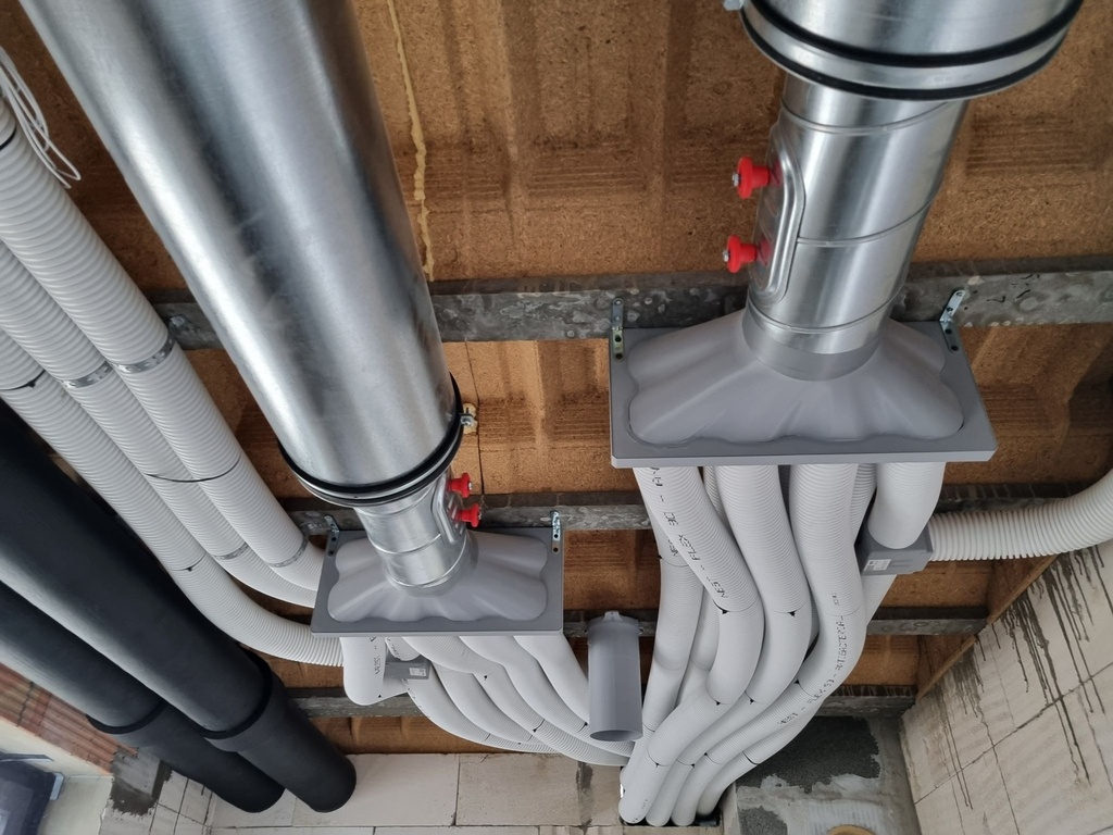 Rozdeľovací box kužeľ 8xDN90, hrdlo 160